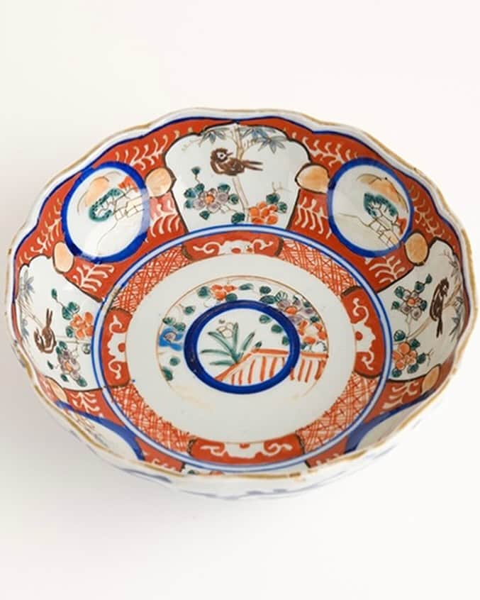 ヴェルニカさんのインスタグラム写真 - (ヴェルニカInstagram)「“Antique Marche Japon!”  発売スタートしました。  時代を経た味わいも美しい アンティークの器たち。 ぜひご堪能ください。  Selected antique items are now available online!  #velnica #ヴェルニカ  #お正月 #新年 #器 #伊万里 #陶器 #漆器 #明治 #大正 #アンティーク」12月14日 17時25分 - velnica_japan