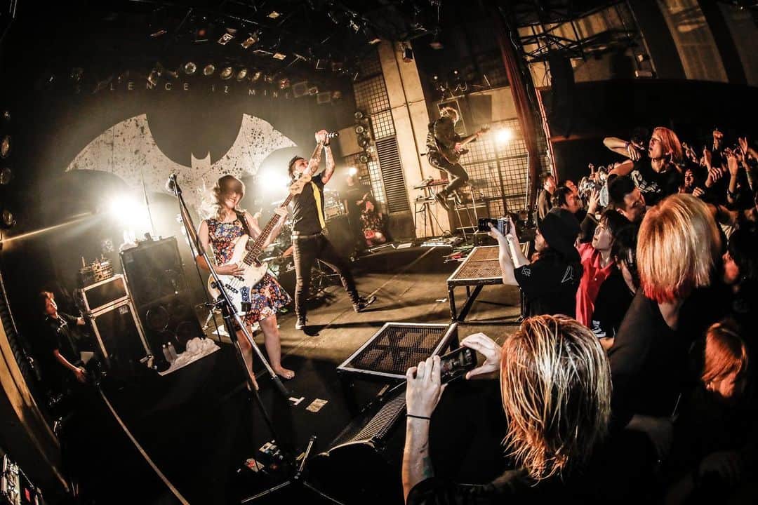 MAH さんのインスタグラム写真 - (MAH Instagram)「SiM “PLAYDEAD” WORLD TOUR SEASON 1 in 🇯🇵 Day 20 at Kyoto MUSE.  #SiM #PLAYDEAD #otobokebeaver  #おとぼけビ〜バ〜  📷 @koheisuzukiphoto」12月14日 17時56分 - mahfromsim