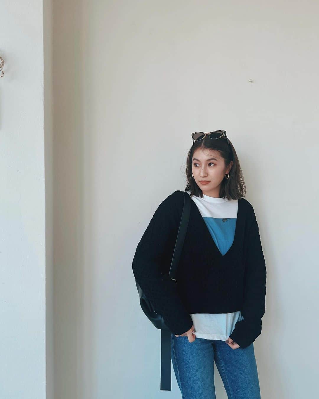 有末麻祐子のインスタグラム：「ニットはやっぱり着心地の良いものしか着なくなる年頃🧶 とにかく肌が弱いので、ノーチクの物を選びます。 冬のニット支度といえば @nknit_official」