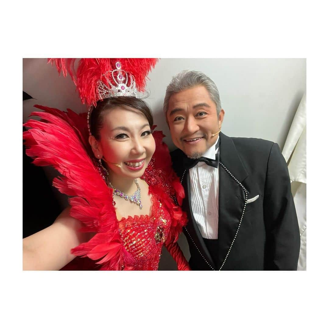 村井麻友美さんのインスタグラム写真 - (村井麻友美Instagram)「『Fabulous Revue Boys』 第二部のレビューショーのお写真です！！  エレガンス オブ ジュエリー💎  〜宝石たちのシンフォニー〜  今回も色々なお衣裳を着させて頂きましたが、バタバタでお写真が撮れませでした。 とっても久しぶりにBabyも🧸  ありがとうございました！！ ＊ ＊ ＊ #ファビュラスレビューボーイズ  #神崎順 さん #賀集利樹 さん #高嶺ふぶき さん #真島茂樹 さん #安藤一人 さん #五条まい さん #妃那マリカ ちゃん #愛瀬光 ちゃん #二葉カレン さん #すばる未来 ちゃん #10carats #村井麻友美」12月14日 9時02分 - mayumi_murai817