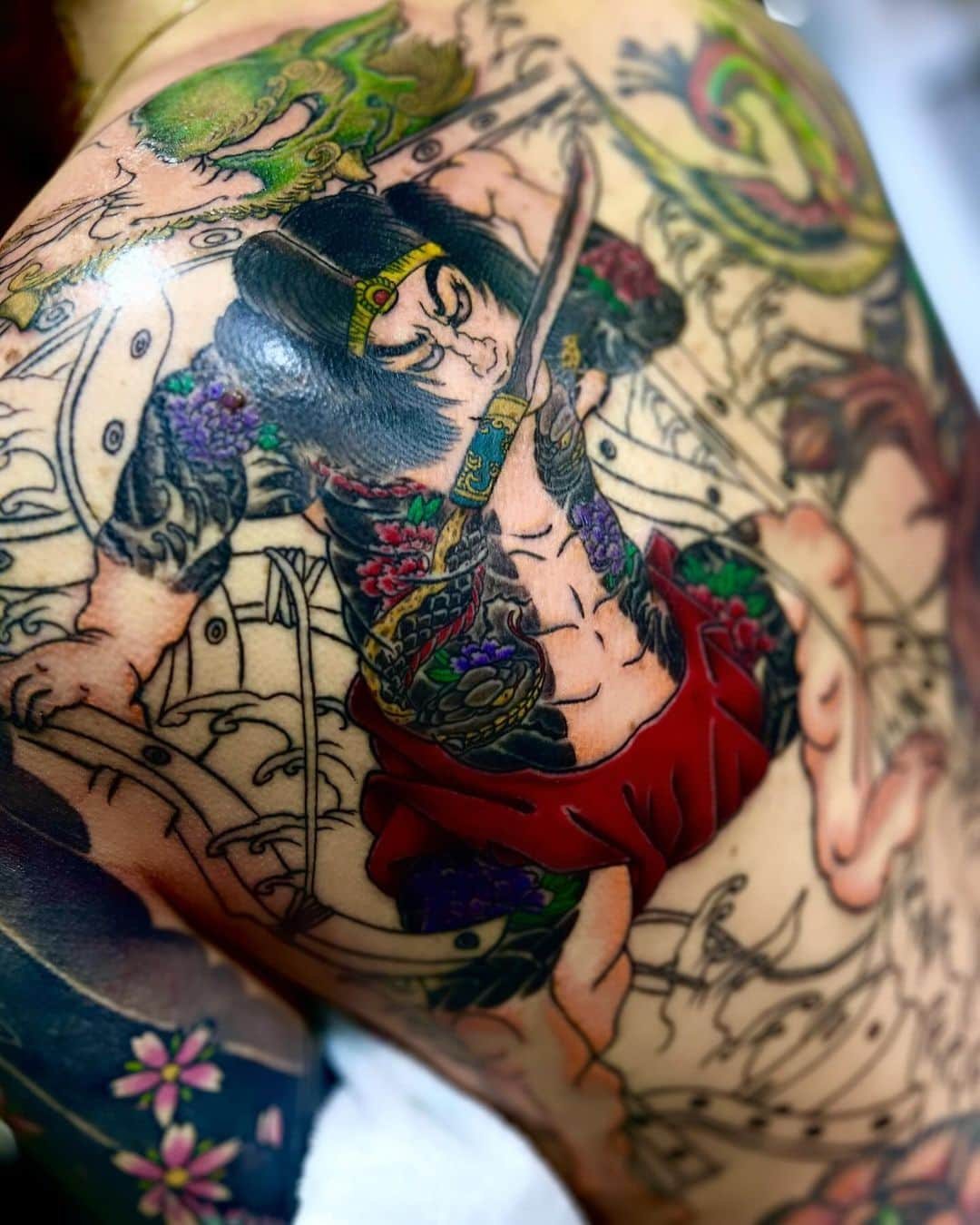 彫音reemisamaさんのインスタグラム写真 - (彫音reemisamaInstagram)「#水門破り #刺青 #tattoo #和彫り #洋彫り #アートメイク #女彫師 #彫師 #八王子 #東京 #神奈川 #相模原 #Japanesetattoo  #irezumi #tattoogirl #彫音 #ガールズタトゥー #hiphop #Chicano #ワンポイント  #関東 #realstictattoo #刺青女子」12月14日 9時43分 - horioto_tattoo