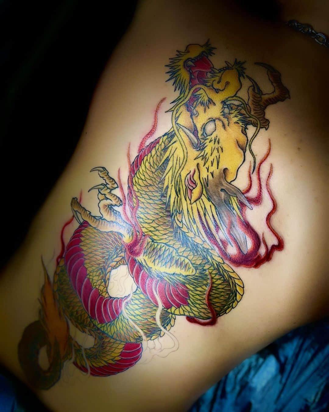 彫音reemisamaさんのインスタグラム写真 - (彫音reemisamaInstagram)「#金龍  #doragon #刺青 #tattoo #和彫り #洋彫り #アートメイク #女彫師 #彫師 #八王子 #東京 #神奈川 #相模原 #Japanesetattoo  #irezumi #tattoogirl #彫音 #ガールズタトゥー #hiphop #Chicano #ワンポイント  #関東 #realstictattoo #刺青女子」12月14日 9時45分 - horioto_tattoo