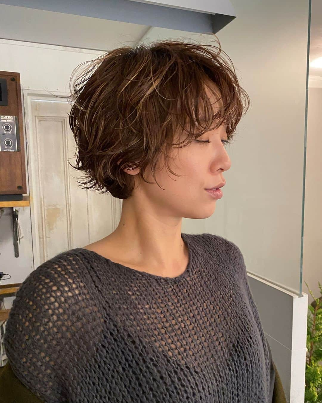 ショートヘアカタログ・紺野 善仙さんのインスタグラム写真 - (ショートヘアカタログ・紺野 善仙Instagram)「#紺野ショート @unplugged_hair  #ショート#ショートパーマ #ショート巻き方#巻き方」12月14日 10時04分 - nori190