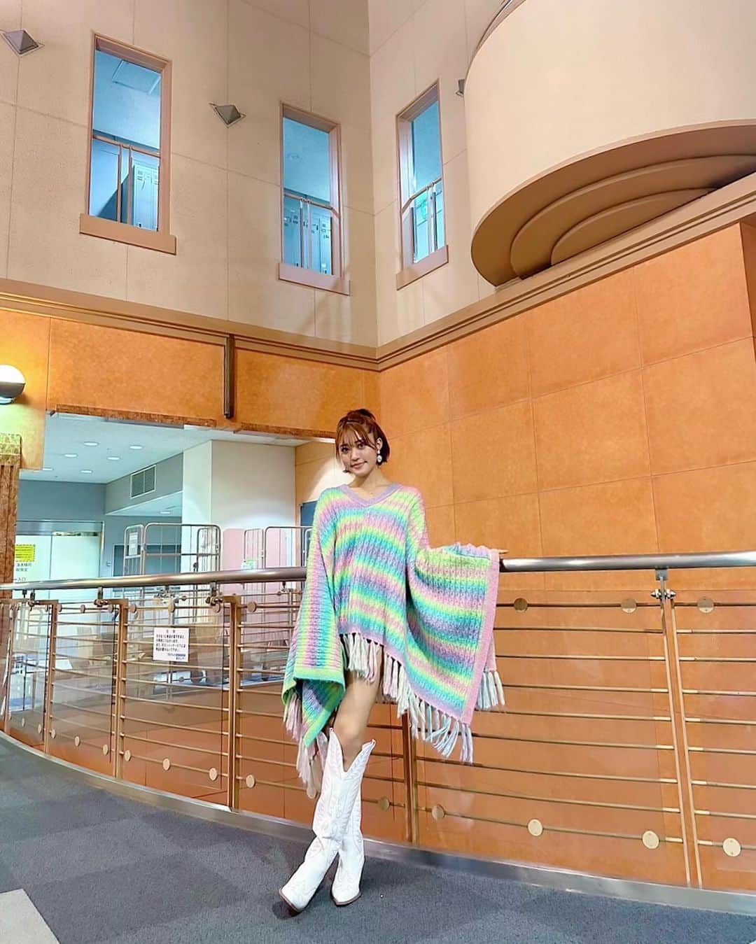 王林さんのインスタグラム写真 - (王林Instagram)「#おうりんのぬの🎀   飛んでったデータが徐々にもどってまいりました🤤 ともに着てたぬのたちも思い出してきました🤤  styling for @lury.mh」12月14日 11時43分 - ourin_ringoooo