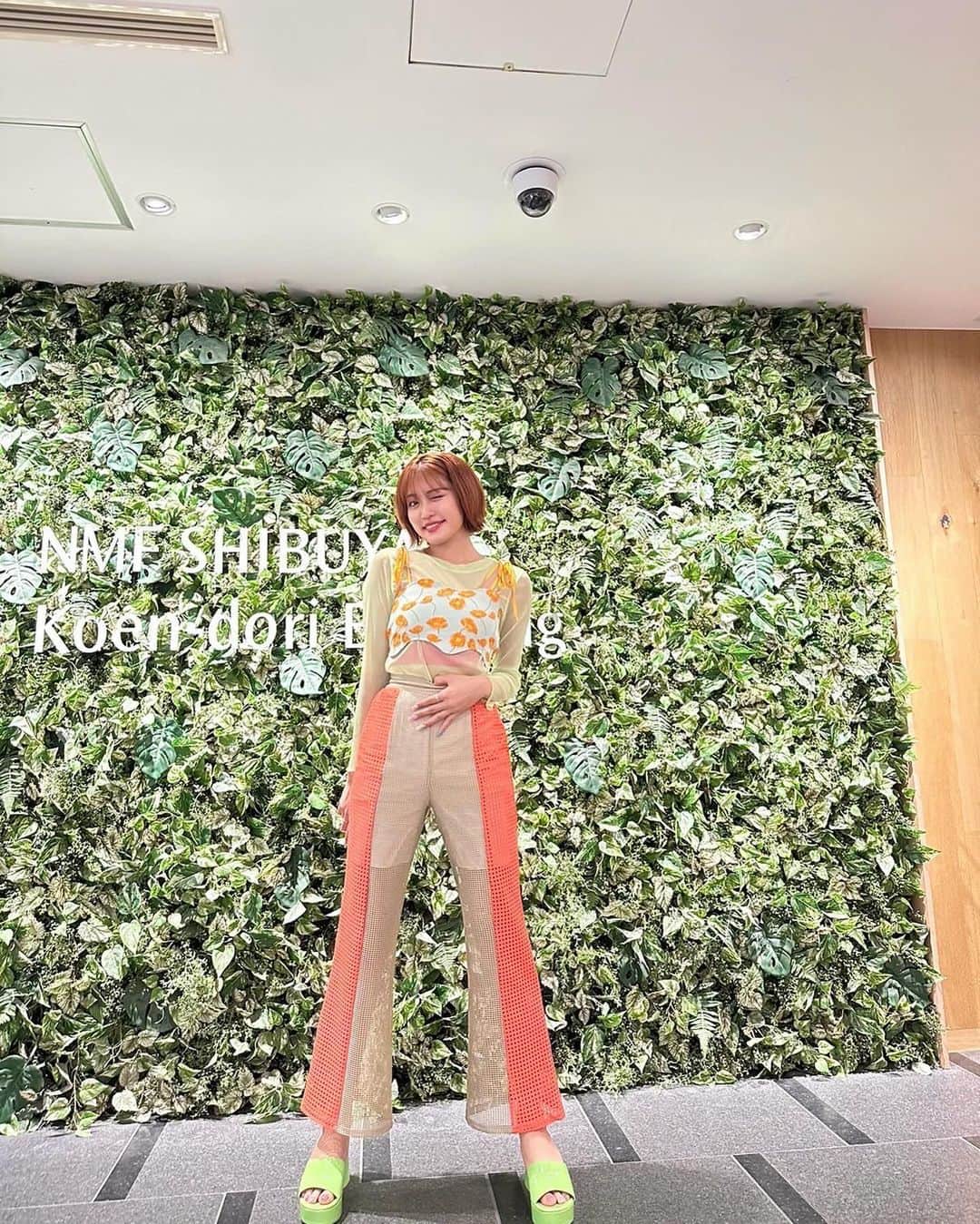 王林さんのインスタグラム写真 - (王林Instagram)「#おうりんのぬの🎀   飛んでったデータが徐々にもどってまいりました🤤 ともに着てたぬのたちも思い出してきました🤤  styling for @lury.mh」12月14日 11時43分 - ourin_ringoooo