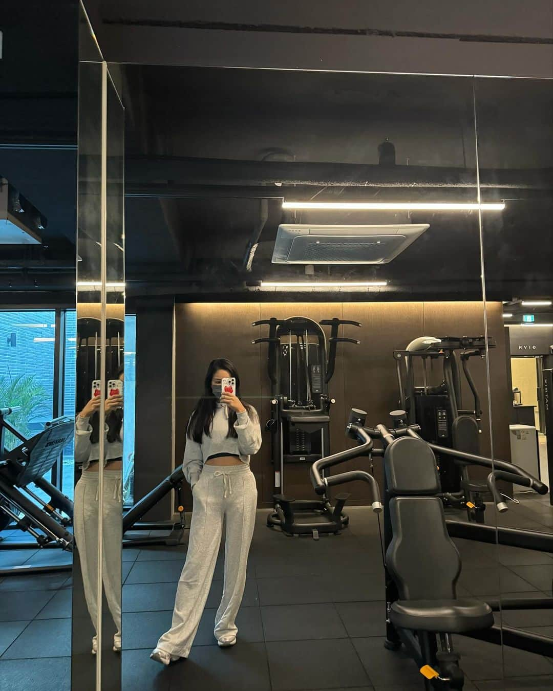 コ・ソヨンさんのインスタグラム写真 - (コ・ソヨンInstagram)「🤸🏻🏋️‍♂️」12月14日 11時54分 - kosoyoung_official