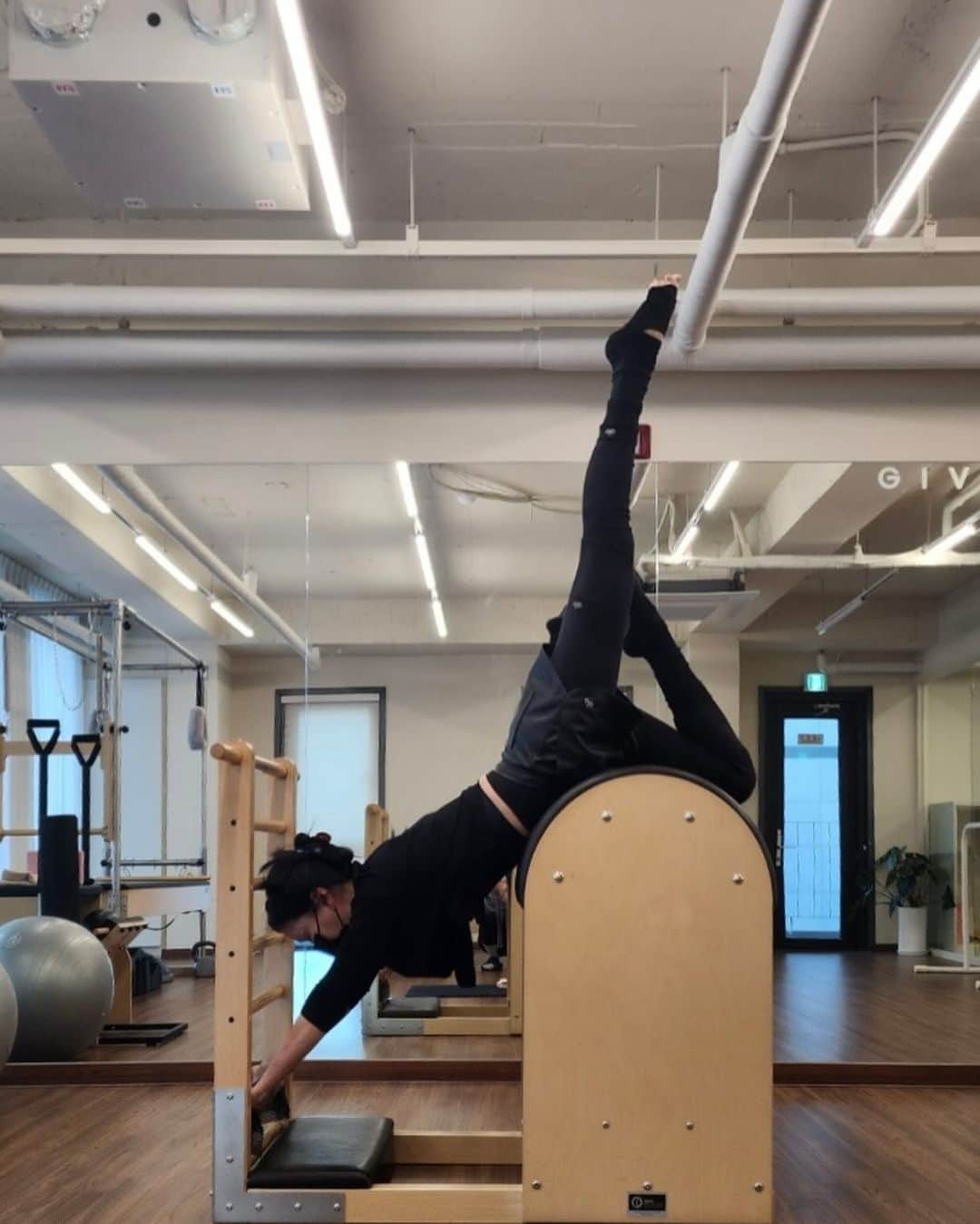 コ・ソヨンのインスタグラム：「🤸🏻🏋️‍♂️」