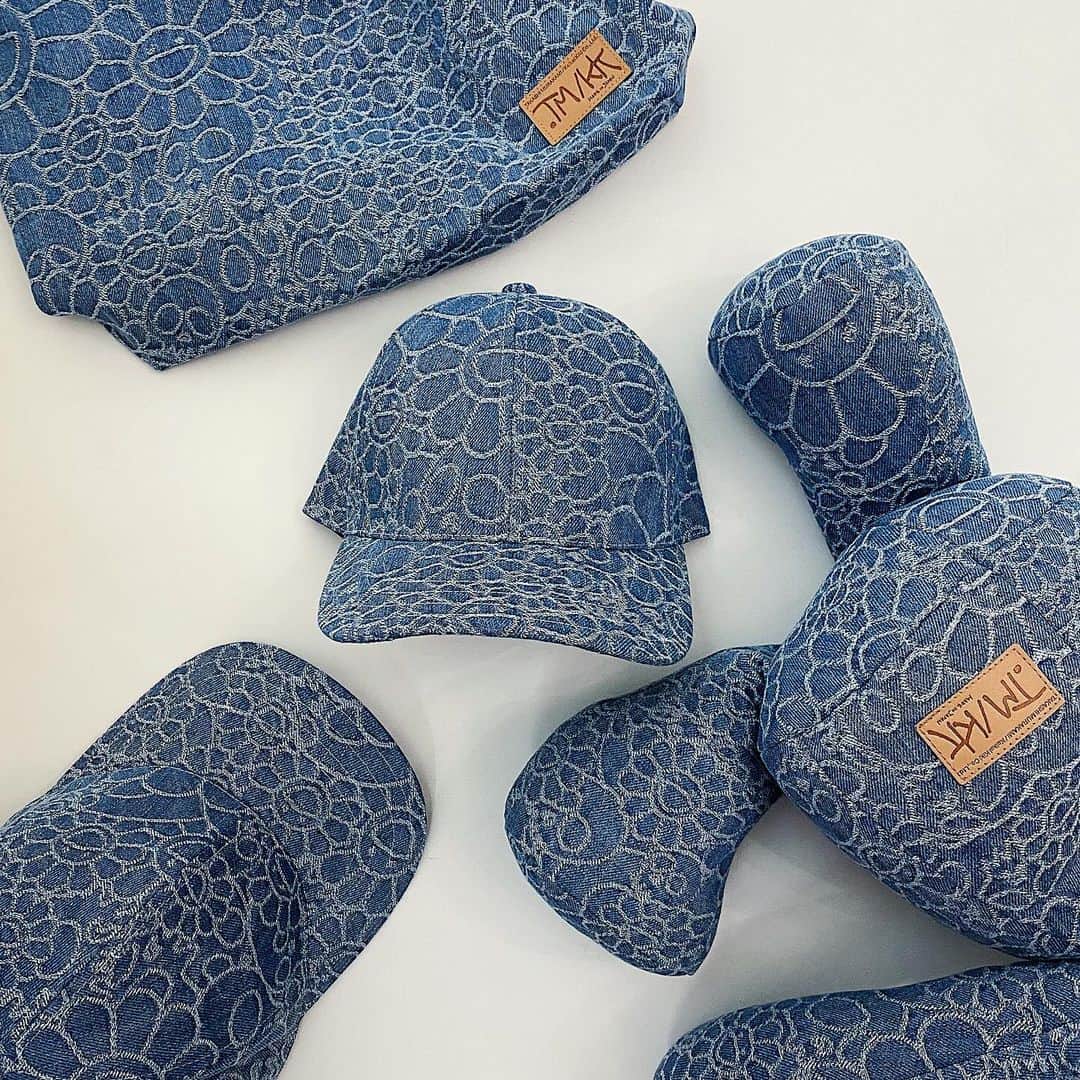 cherry worldwideのインスタグラム：「. Takashi Murakami / kaikaikiki 』 @takashipom  . Release®︎ online 🍒 . TODAY 12 / 14 (thu) 20:00JST！！ . now available in-store . ⇒ " Flowers & Skulls Jacquard Denim Cap"」