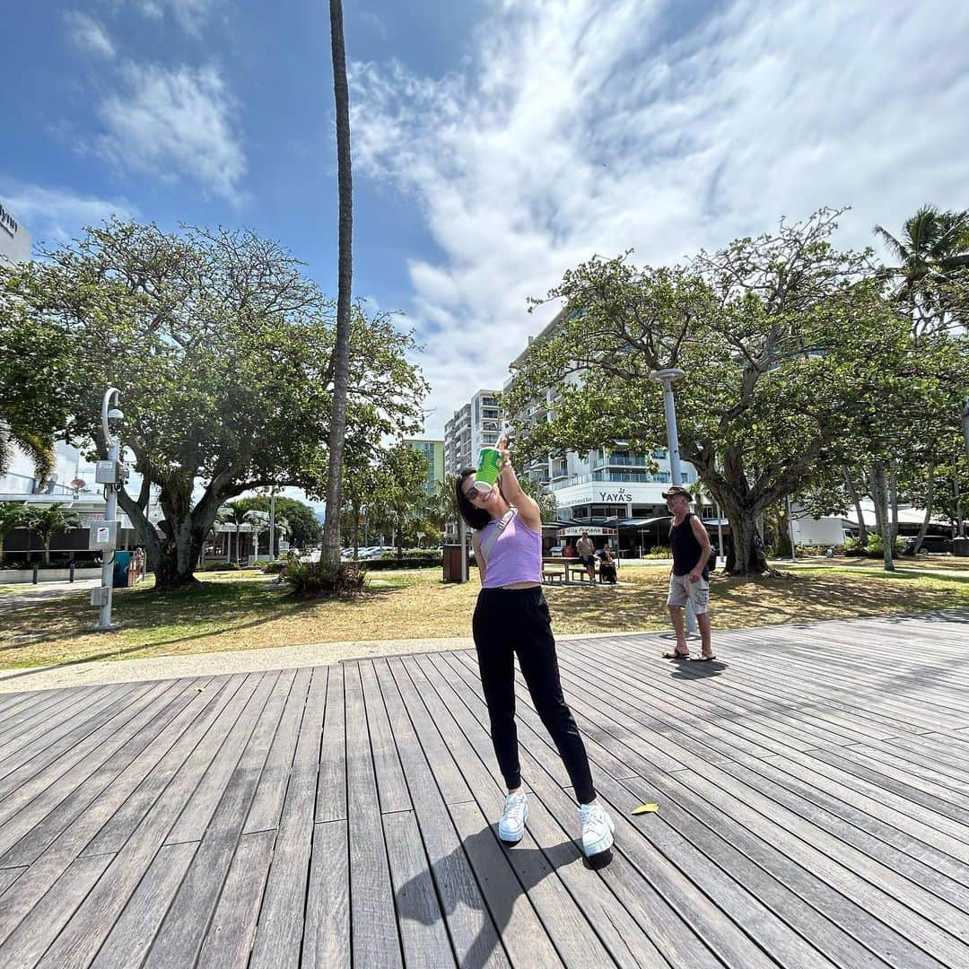 松﨑涼佳さんのインスタグラム写真 - (松﨑涼佳Instagram)「🐠夏休みの振り返り①⛱️  先月の休暇は暖かい場所で過ごしていました！ 気温30度の日差しはさすがに暑くて、冷たい飲み物を持った写真ばかり残ってます🥤  さて、ここはどこでしょうか？ 私が投稿を忘れていなかったら『夏休みの振り返り②』で答え合わせの予定です☺️  #夏休み #旅行」12月14日 12時32分 - suzuka_matsuzaki