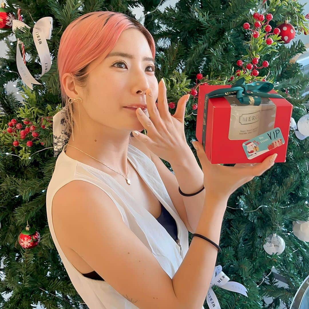 でっぱりんさんのインスタグラム写真 - (でっぱりんInstagram)「Xmas gift🎁💖💖 @cebu_merci  セブ島でクリスマスギフト買うならMerci😍🎁 味も美味しくて映えて可愛いの😊💖💖 #セブ島 #フィリピン #セブ島留学 #クリスマス #クリスマスギフト #サンタクロース #クリスマスケーキ #Xmas #christmas #gift #christmasgift #ceau #philippine #merci」12月14日 18時16分 - aaaya109