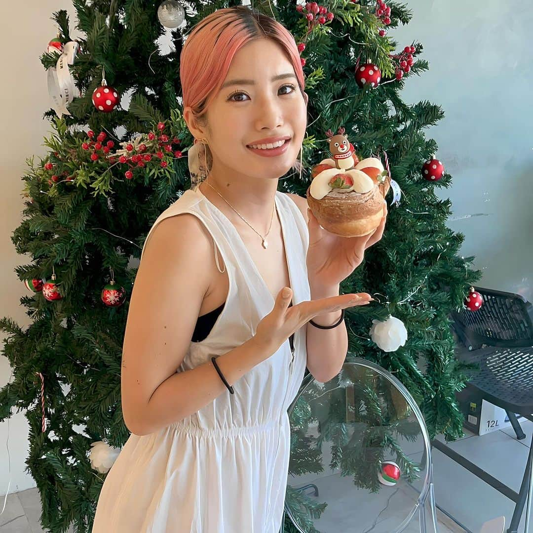 でっぱりんさんのインスタグラム写真 - (でっぱりんInstagram)「Xmas gift🎁💖💖 @cebu_merci  セブ島でクリスマスギフト買うならMerci😍🎁 味も美味しくて映えて可愛いの😊💖💖 #セブ島 #フィリピン #セブ島留学 #クリスマス #クリスマスギフト #サンタクロース #クリスマスケーキ #Xmas #christmas #gift #christmasgift #ceau #philippine #merci」12月14日 18時16分 - aaaya109