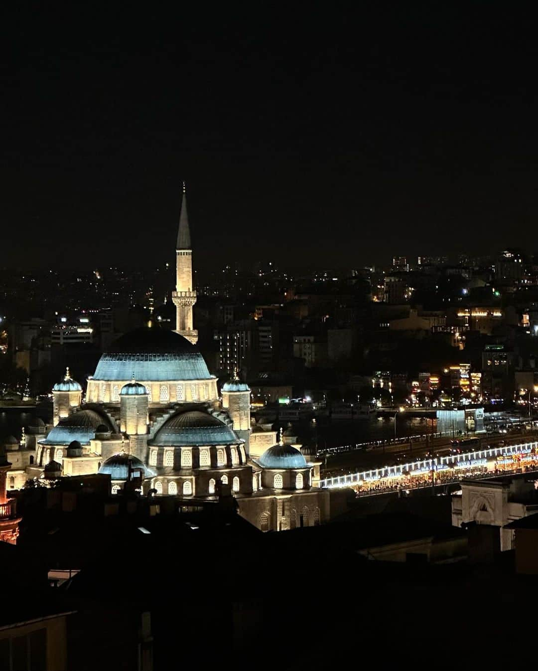 吉井香奈恵さんのインスタグラム写真 - (吉井香奈恵Instagram)「Mosques in Turkey🕌  トルコのモスクはまた雰囲気違う〜🌙 ドバイの写真ばっかりあげてたのでトルコ写真も🇹🇷笑  _______________________________________ #turkey #mosque #trip #travel  #トルコ #トルコ旅行 #モスク #アヤソフィア  #海外旅行 #トラベラー #イスタンブール」12月14日 14時14分 - yoshiikanae