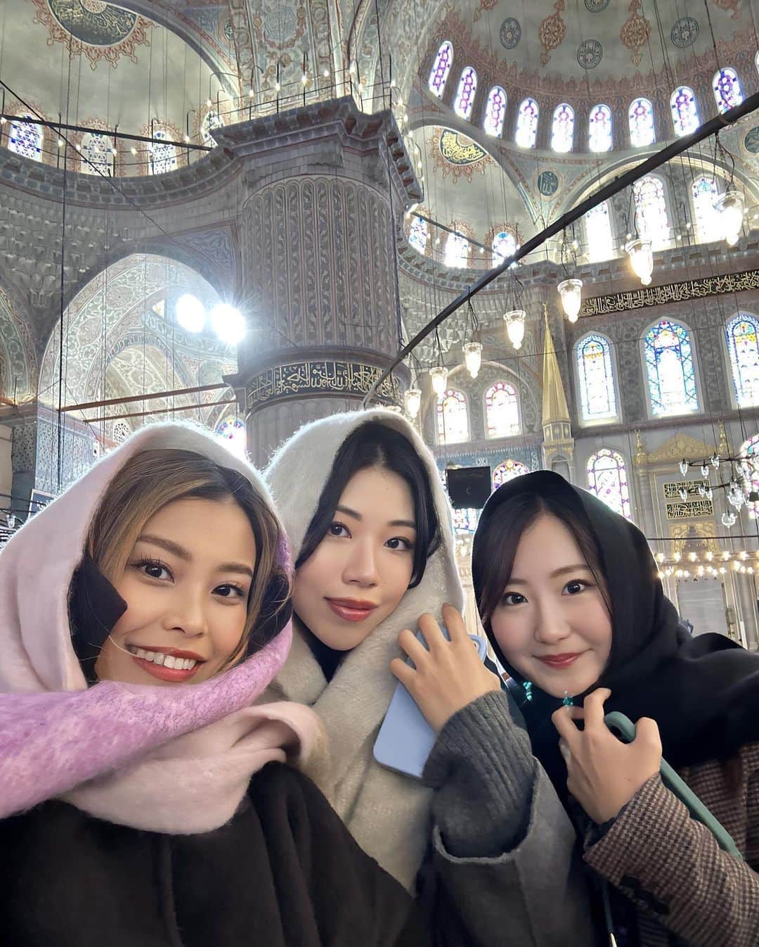 吉井香奈恵さんのインスタグラム写真 - (吉井香奈恵Instagram)「Mosques in Turkey🕌  トルコのモスクはまた雰囲気違う〜🌙 ドバイの写真ばっかりあげてたのでトルコ写真も🇹🇷笑  _______________________________________ #turkey #mosque #trip #travel  #トルコ #トルコ旅行 #モスク #アヤソフィア  #海外旅行 #トラベラー #イスタンブール」12月14日 14時14分 - yoshiikanae