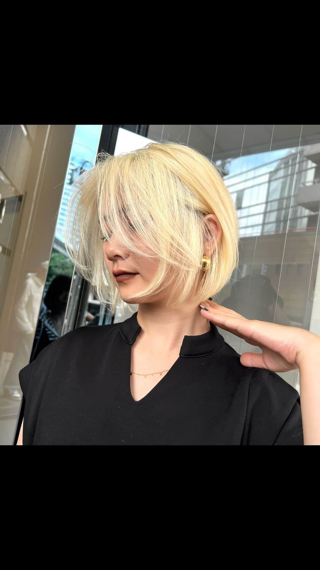 NOBU/渋谷店のインスタグラム：「#くびれボブ  cut  . . NOBU SCISSORS発売中 @toginon_scissors #nobuscissors  #nobuセニング  . . #cut #美容室 #ヘアスタイル #ハサミ #カット #ヘアアレンジ #前髪  #hair #外国人風 #イメチェン #トレンド #美容師 #髮型 #髮型師 #剪髮 #中長髮#ตัดผม#ผม#헤어 #컷#hair #haircut」