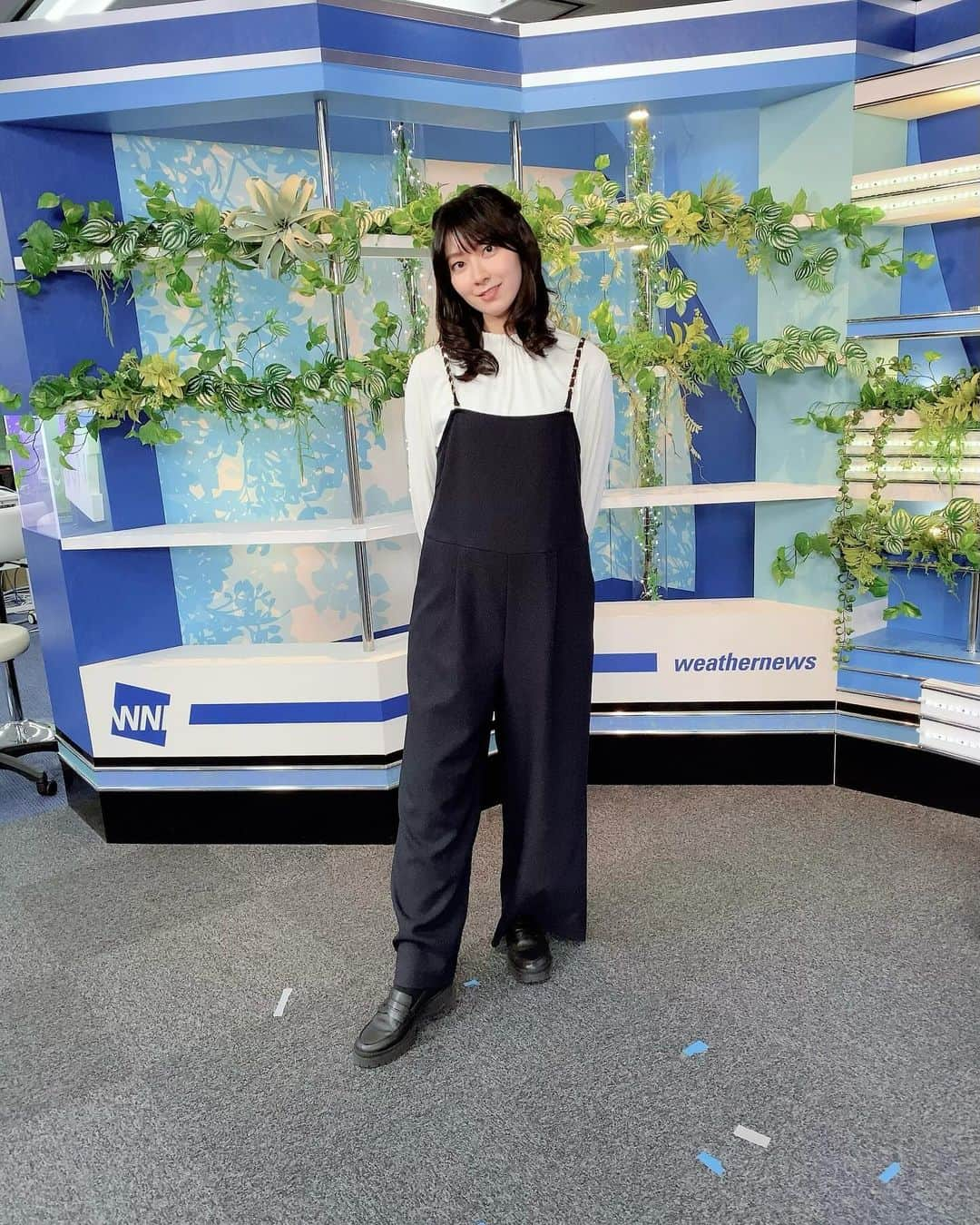 檜山沙耶さんのインスタグラム写真 - (檜山沙耶Instagram)「12/13(水)ムーン  ●服: ROPÉ PICNIC @ropepicnic_official さん  ●アクセサリー: ReFaire @refaire.tokyo さん  珍しいオールインワンコーデ🐩 肩紐のゴールドとイヤリングがマッチしていて綺麗にきまりました✨  #番組衣装 #衣装協力 #ウェザーニュースキャスター #気象キャスター  #outfit #ootd #winter」12月14日 15時21分 - sayahiyama