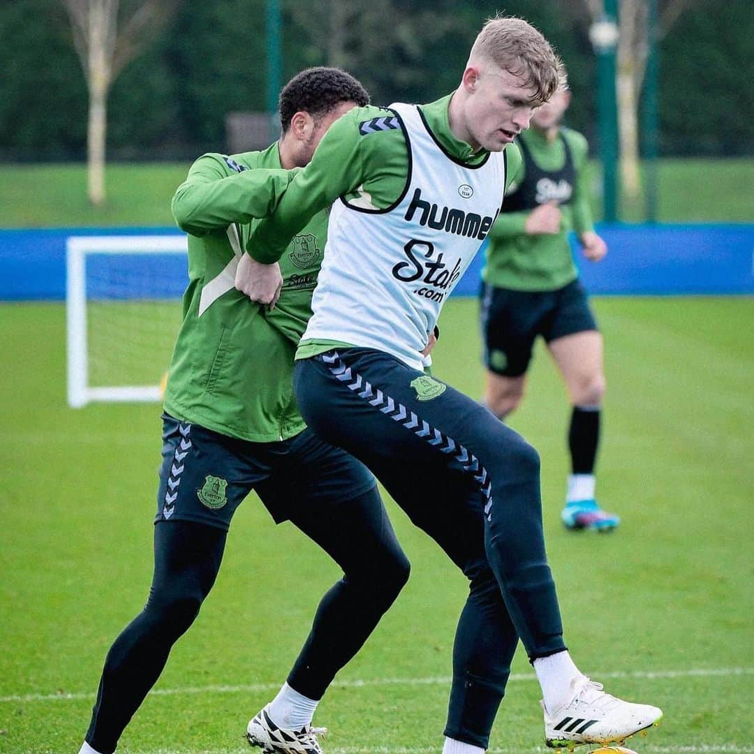 エヴァートンFCさんのインスタグラム写真 - (エヴァートンFCInstagram)「Training 📸」12月15日 2時23分 - everton