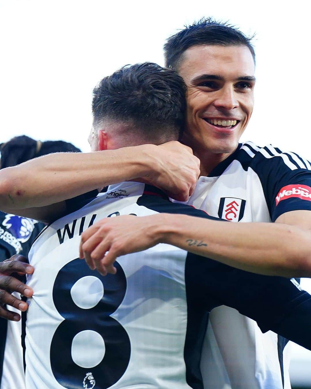 フラムFCのインスタグラム：「This energy. 🤩 As the Family Partner of Fulham FC, we’re proud to be bolder together.」