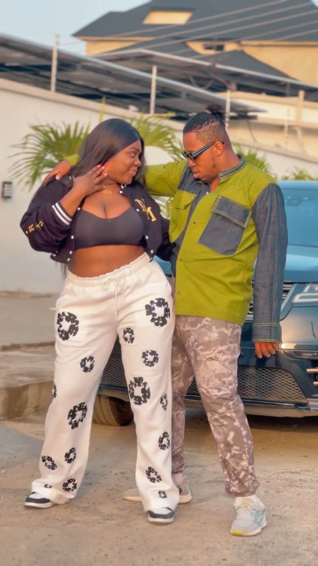 Don Jazzyのインスタグラム：「Tell me you don’t wanna get pregnant,after watching this 🎥 🤪🏃🏽‍♀️🏃🏽‍♀️ . Oya tell me who were you looking at?? W: @joe_ijo  🎥 @verified_singleboy  Music by @boyspyce PEPE」