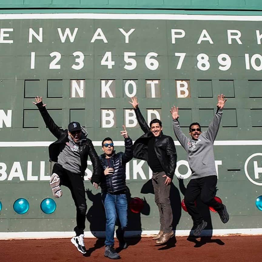 ニュー・キッズ・オン・ザ・ブロックのインスタグラム：「Boston boys for LIFE ♾️  📸 Billie Weiss」