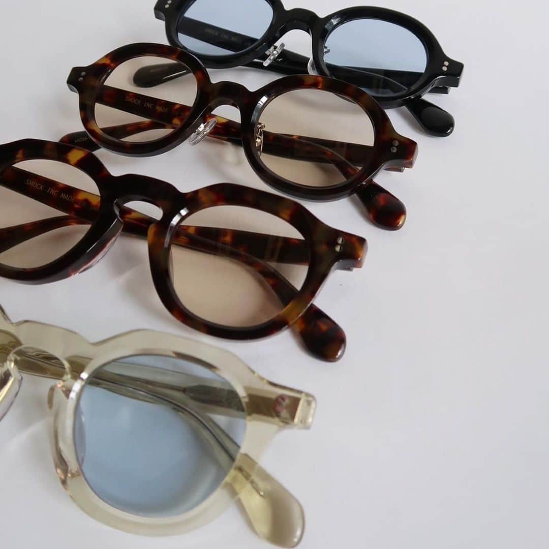 TheSunGoesDownのインスタグラム：「12/16（土）12:00 on sale instore 12/17（日）21:00 on sale at “online"  smock optical "OV"  税込20000円  眼鏡の産地、福井県鯖江にて製作した新型オーバルフレームのsmock optical "OV"になります。  肉厚なリムにTVカット、テンプルにも斜めに削りを入れて立体感のある高級な雰囲気に。  厳選されたアセテートを使用し、一点一点ハンドメイドで製作した拘りの一点です。  大量流通している成形品では味わえない、熟練の職人の技術により美しい立体感とバランスのとれた存在感で飽きのこない仕上がり。  眼鏡には鼻パットをつけているので男性はもちろん女性もメイクが落ちにくい仕様です。  眼鏡にはオリジナルで製作したTybecを使用したメガネケースと肌触りの良いオリジナルクロスもセットでつきます。  レンズは度がはいっていないので、度を入れる場合はお近くの眼鏡屋さんにてお持ちください。  color demi /black  size free  material acetate  made in Sabae,Japan  smock optical "CP"  眼鏡の産地、福井県鯖江にて製作した新型のクラウンパントsmock optical "CP"になります。  肉厚なリムにTVカット、テンプルにも斜めに削りを入れて立体感のある高級な雰囲気に。  厳選されたアセテートを使用し、一点一点ハンドメイドで製作した拘りの一点です。  大量流通している成形品では味わえない、熟練の職人の技術により美しい立体感とバランスのとれた存在感で飽きのこない仕上がり。  眼鏡には鼻盛をつけているので男性はもちろん女性もメイクが落ちにくい仕様です。  眼鏡にはオリジナルで製作したTybecを使用したメガネケースと肌触りの良いオリジナルクロスもセットでつきます。  レンズは度がはいっていないので、度を入れる場合はお近くの眼鏡屋さんにてお持ちください。  color clear yellow /demi  size free  material acetate  made in Sabae,Japan」