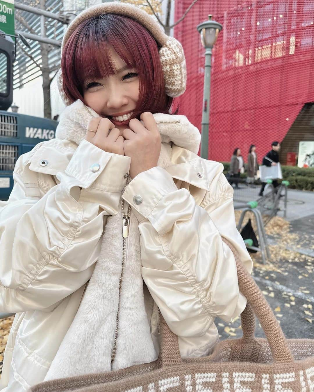 あみかさんのインスタグラム写真 - (あみかInstagram)「イヤマフとバッグがリンクしててかわちい」12月14日 18時20分 - amika_tanaka0429