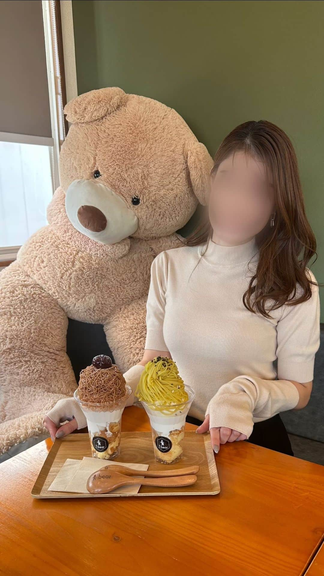 meguri.kのインスタグラム：「気になっていたカフェでお友達とランチ🍽️❤️  西尾市のT-bear cafe🧸 @t_bear_official   ☑️照り焼きわさびマヨハンバーグ 80gのハンバーグがドーンと2枚重なっていて、自家製照り焼きソースとわさびマヨがたっぷりかけられている、くせになるハンバーグ🤤 ピリッと感が程良くてとっても食べやすかった❤️味付け濃いめなのでご飯がすすむススム🍚  ☑️栗のモンブラン🌰 フランス産の高級栗を贅沢に使用した栗のモンブラン。中には濃厚なソフトクリーム❤️  ☑️さつまいものモンブラン🍠 今が旬のさつまいもを使用した、さつまいものモンブラン！中には濃厚なソフトクリーム❤️  どれもとっても美味しくて幸せ空間でした🤤  PR @t_bear_official #tbearcafe #愛知県グルメ #愛知県カフェ #愛知スイーツ #愛知モンブラン #西尾カフェ #西尾スイーツ #西尾ハンバーグ#ハンバーグ#照り焼きわさびマヨハンバーグ#モンブラン#ランチ #くま #モンブランソフト」