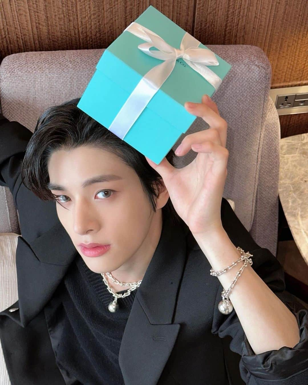 ENHYPENさんのインスタグラム写真 - (ENHYPENInstagram)「🎁 🎁 🎁 #TiffanyHouseofICONs #티파니앤코 #티파니하우스오브아이콘  @tiffanyandco」12月14日 18時38分 - enhypen