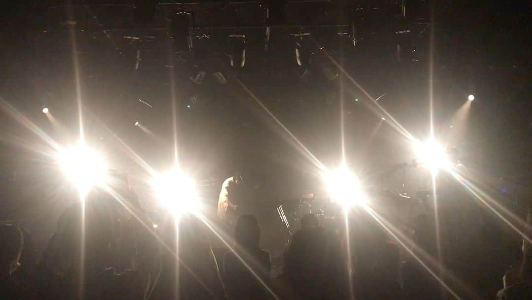 TAIHEIのインスタグラム：「2023.12.13 賽 @sai._japan THE LIVE TOUR. 梅田CLUB QUATTRO.  初めての大阪上陸！ 来ていただいた皆様、 本当にありがとうございました！！  ゲスト出演してくれた @naganserver  @stuts_atik  シークレットゲスト @daichibarnett  マジで最高でした🔥  また来年必ず来ます。  賽の今年の活動を無事納められたこと、 ご尽力いただいた全ての仲間たち、 そして最高のメンバーに本当に感謝しています。 今年もありがとうございました。  新体制の俺たちを目撃した感想を聞かせてくださいな。  そして"YELLOW"を色んなところに連れてってあげてください。 来年も色々企んでます😎  #賽 #SAI」