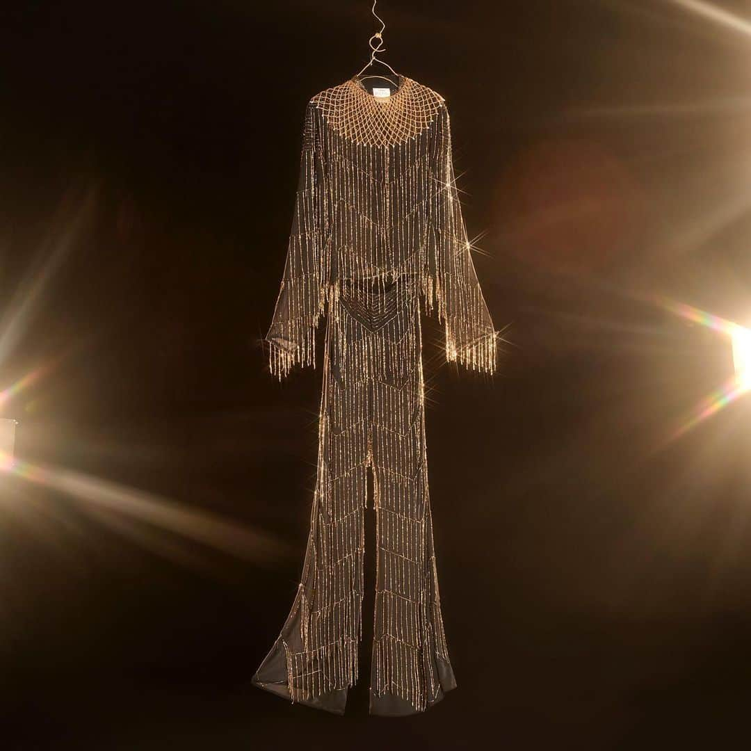 フォルテフォルテさんのインスタグラム写真 - (フォルテフォルテInstagram)「the forte_forte “sparkles” bolero jacket illuminates the night with its gleaming fringes, that swish and catch the light in a rhythmic dance. discover our holiday selection. photo by @zuzannablur.  #forte_forte #letssparkle #holiday #madeinitaly」12月14日 18時41分 - forte_forte