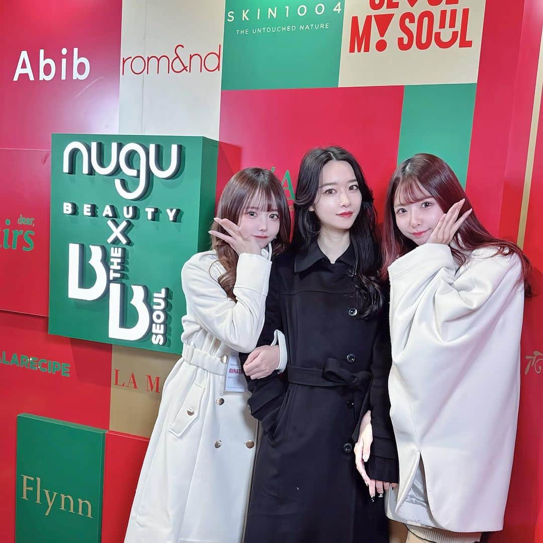 りなたろすさんのインスタグラム写真 - (りなたろすInstagram)「⁡ ⁡ 🎄NUGU X B the B SEOUL-BEAUTY POP UP🎄 ⁡ ⁡ 豪華すぎるブランド大集結🥹💕 d'alba , abib , lalarecipe, skin1004 klairs, flynn, keybo, rom&nd, blanc diva,la muse ⁡ @dalba_japan @abib.japan @lalarecipe.jp @skin1004_japan @klairs.jp @flynn.japan @keybo_jp @romand_jp @blancdiva_japan @lamuse.japan ⁡ ⁡ ⁡ 1等のアドベントカレンダーが豪華すぎて abidのブースの抽選めちゃくちゃ盛り上がった🥹‪💕 ⁡ ⁡ 会場来場者や事前予約で先着順giftのプレゼントも🎁 他にもPOPUPでこんなに貰えるのー！？ な太っ腹特典がたくさん( ⸝⸝･̆⤚･̆⸝⸝) 最後の写真見てみてね⸜🌷︎⸝‍   ⁡ 可愛いフォトゾーンもあるし タッチアップしてもらえるイベントもあったり 一人で行っても楽しめそう🪞🪄︎︎ ⁡ ⁡ ⁡ ⁡ 🗓12月15日~17日の3日間 誰でも来場可能なので ぜひ遊びに行ってみてね🎅🏻- ̗̀🎁 ̖́- ⁡ ⁡ 📍OMOTESANDO MUSEUM 東京都港区青山3丁目18-19 フェスタ表参道ビル 新館2階 🕙10:00～20:00（17日のみ18） ⁡ ⁡ ⁡ ⁡ ⁡ ⁡ #PR #popupイベント #期間限定イベント #期間限定ショップ #韓国コスメ #韓国コスメ大好き #クリスマスイベント #クリスマスツリーの木 #クリスマスツリー🎄 #アドベントカレンダー #アドベントカレンダー2023 #フォトゾーン #タッチアップ #表参道イベント #表参道イベントスペース」12月14日 18時48分 - 1103r_h