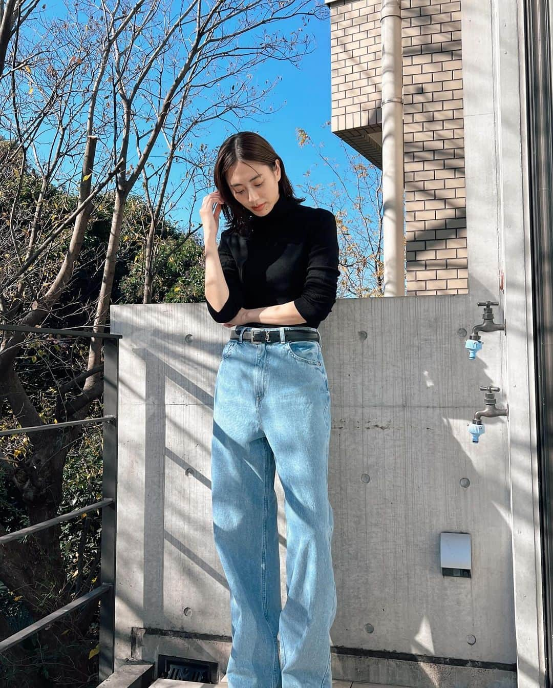 土屋巴瑞季さんのインスタグラム写真 - (土屋巴瑞季Instagram)「ダボっとしすぎない太さが可愛い👖🫶🏻 黒タートルは、この前撮影で着てすぐに買った😎 どちらも着心地最高👏🏻」12月14日 18時50分 - hazukitsuchiya