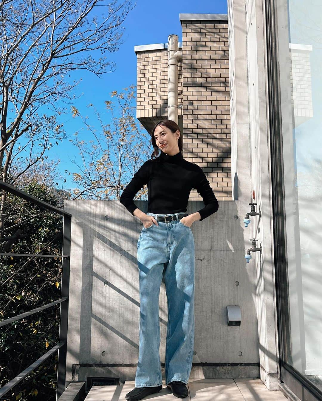 土屋巴瑞季さんのインスタグラム写真 - (土屋巴瑞季Instagram)「ダボっとしすぎない太さが可愛い👖🫶🏻 黒タートルは、この前撮影で着てすぐに買った😎 どちらも着心地最高👏🏻」12月14日 18時50分 - hazukitsuchiya