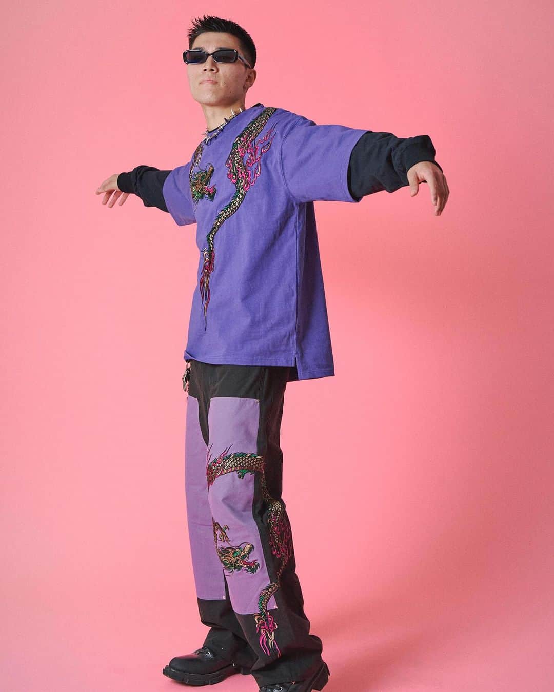 GALFYのインスタグラム：「. 🐶🌸🐶👩‍🎓🐶🌷🐶👨‍🎓🐶🎒🐶🌸🐶 《GALFY 2024 Spring Collection》 . 🐉龍の刺繍がちょいYABAなんよ🐲 . 【ちょいYABAレイヤード ロンTee】¥10,780- . 【ちょいYABAワークパンツ】¥15,180- . #galfy #ガルフィー #春ファッション #お騒がせブランド」