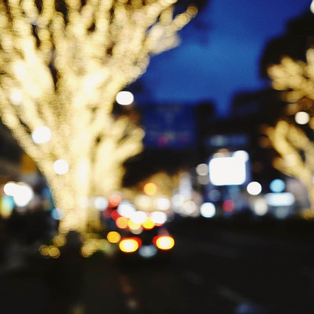 高瀬真奈さんのインスタグラム写真 - (高瀬真奈Instagram)「lit˚✧₊⁎…  改めて今週末のイベントについて🪔 私は17日(日)に店頭に立ちます、 是非遊びにきてください〜  HARAJUKU STORE EVENT  2023.12.16 sat. - 12.29 fri. uura pop up store in @marte_harajuku   12月16日（土）から12月29日（金）の期間にて、 @uura_satuuration のPOPUPを開催いたします。  = = = OUR PHASE ON THE MOON CANDLE a faint flush / moon passages ¥5,800（in tax） = = =  また17日（日）には、ビジュアルモデル/アートディレクションを担当された高瀬真奈さん @manatakase_ の来店イベント開催が決定いたしました。  【来店イベント】 2023年12月17日（日）2部制（仮）  第1部：12:00〜14:00  第2部：15:00〜17:00  ※混雑時には入店制限をし、整理券を配布する場合がございます。 オープン時間前にお並びいただくことは近隣店舗へのご迷惑となりますため誠に恐れ入りますがご遠慮くださいませ。  ※多くのお客様にご覧いただけるよう、時間制限を設けさせていただく場合がございますので予めご了承くださいませ。  ※来店イベント目的ではないお客様もいらっしゃいますので、ブースを分け優先入場とさせていただく場合がございますので予めご了承くださいませ。  実際にお手に取ってご覧いただけますので、 是非この機会にMARTE原宿店にご来店ください。  ———  MARTE HARAJUKU 東京都渋谷区神宮前6-6-11ヴィラハセ2F  平日 13:00-20:00 土日祝 12:00-20:00」12月14日 19時03分 - manatakase_