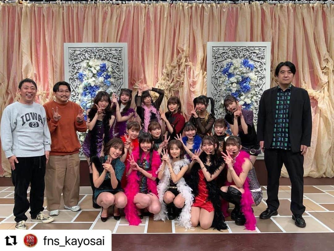 沖玲萌さんのインスタグラム写真 - (沖玲萌Instagram)「#Repost @fns_kayosai with @use.repost ・・・ .  #フジコーズ の皆さん ありがとうございましたｰｰ!!👩🏻‍🦰🎀  番組MCの #佐久間宣行 さん #さらば青春の光 森田 さん #オズワルド伊藤 さんも 応援に駆けつけてくれました🪩ˎ   #オールナイトフジコ は 金曜深夜 フジテレビから 生放送でお届けしてますので そちらもチェックしてください🙌🏻  #FNS歌謡祭」12月14日 19時16分 - remoni_oki