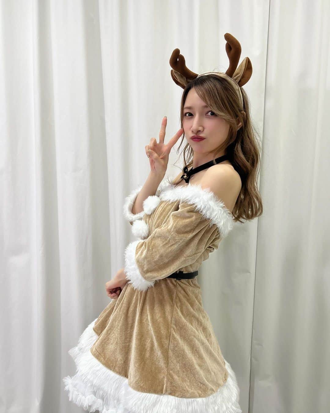 後藤真希のインスタグラム：「go to channel生配信ありがとうございました👏  クリスマス配信ということで… 今年はトナカイになりました🎅🎄✨  最近gotoのお仲間が増えてて嬉しいな！ お仲間は随時募集中だよ😚w」