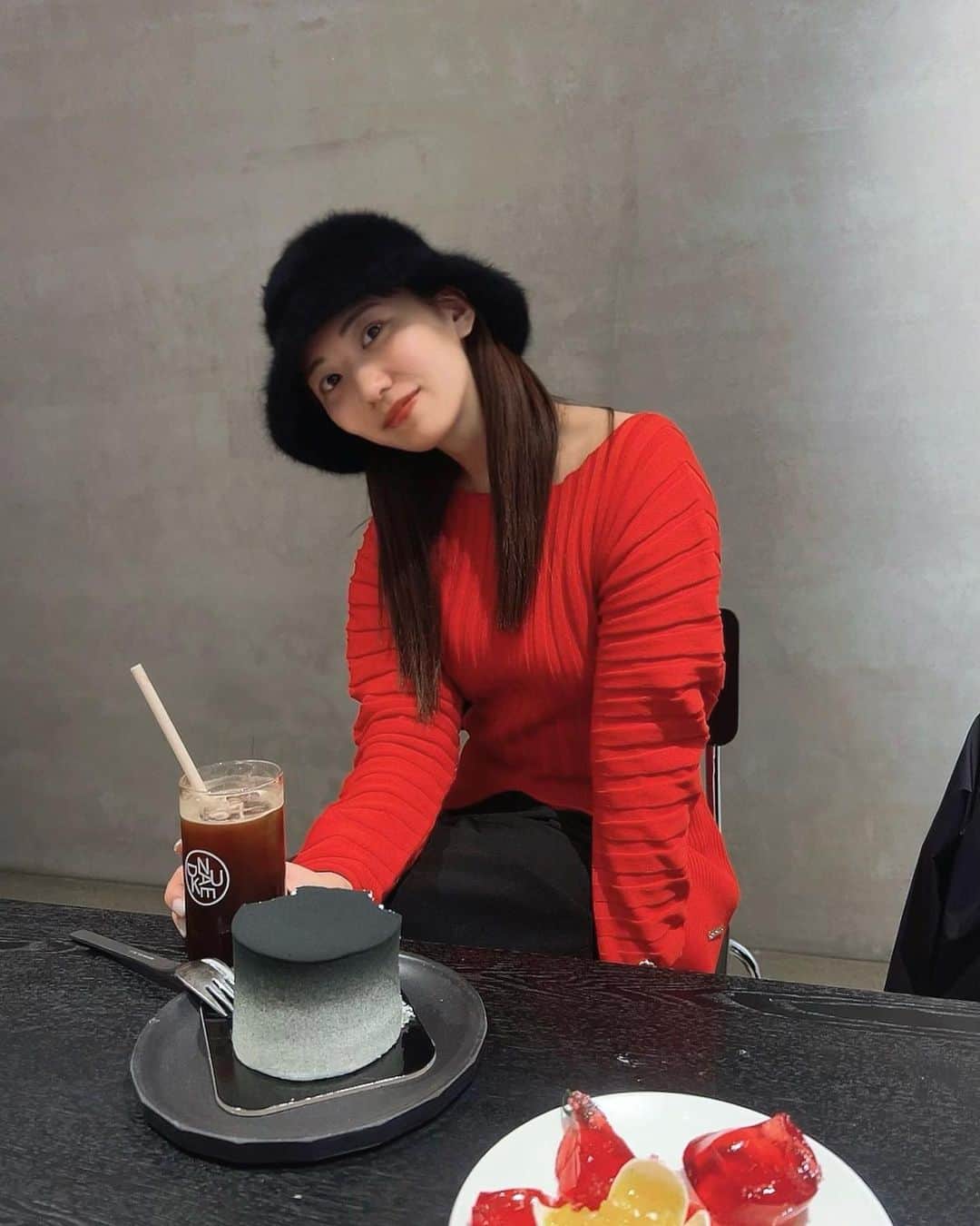 山岸逢花さんのインスタグラム写真 - (山岸逢花Instagram)「🍅🍅🖤」12月14日 19時31分 - ayakayamagishi_