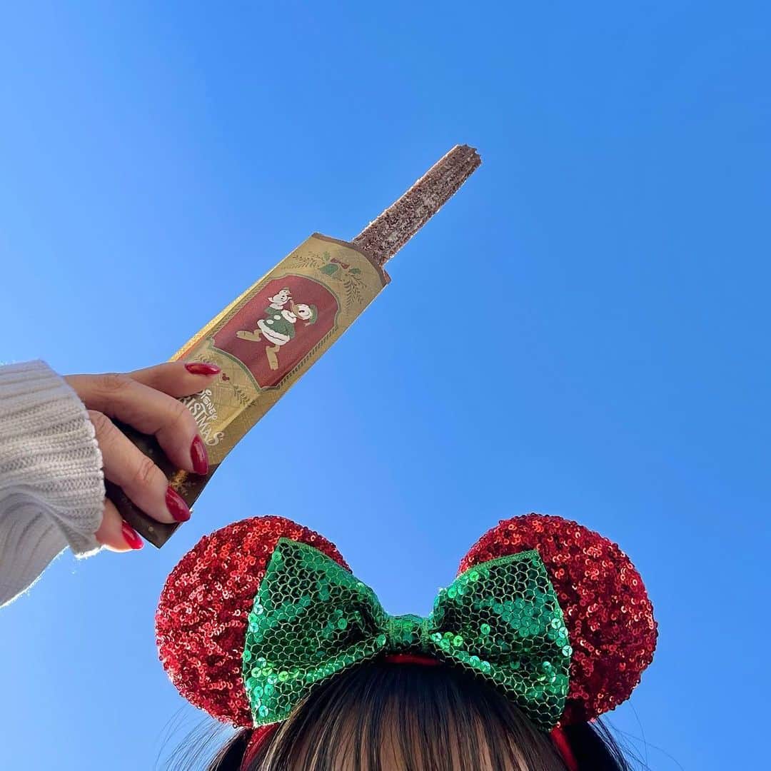 かほこ。のインスタグラム：「ㅤㅤㅤㅤㅤㅤㅤㅤㅤㅤㅤㅤㅤ ㅤㅤㅤㅤㅤㅤㅤㅤㅤㅤㅤㅤㅤ ほぼ地蔵とごはんで終わった ディズニークリスマスの思い出🎄❤️ それが楽しいのです🥰 年パ復活してくれ🥰 ㅤㅤㅤㅤㅤㅤㅤㅤㅤㅤㅤㅤㅤ #kaho_disney」