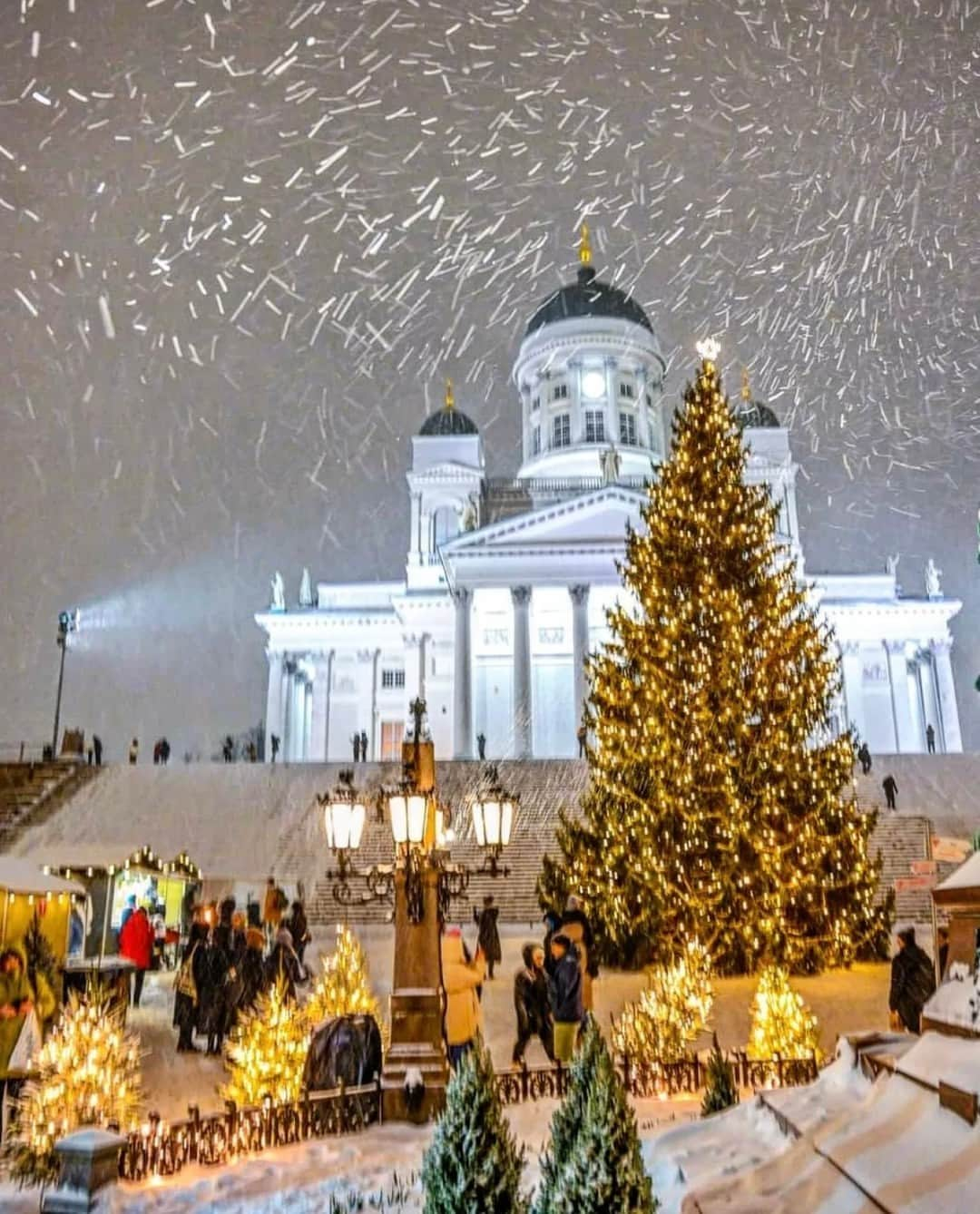 フィンランド政府観光局さんのインスタグラム写真 - (フィンランド政府観光局Instagram)「ヘルシンキも大雪の今日この頃です。 🌨️ ❄️ ☃️ .  📸 @antsvahter Kiitos! 🙏 #visitfinland #ourfinland #visitfinlandjp #finland #北欧旅行 #travelgram #フィンランド #フィンランド政府観光局 #北欧 #travel #instatravel #travel #travelgram #travelling #traveler #旅したくなるフォト #旅行 #旅 #海外旅行 #travelphotography #旅行大好き #旅行好き #旅スタグラム #旅好き #ヨーロッパ旅行 #旅に出たい #トラベル #myhelsinki #ヘルシンキ」12月14日 20時00分 - visitfinlandjapan