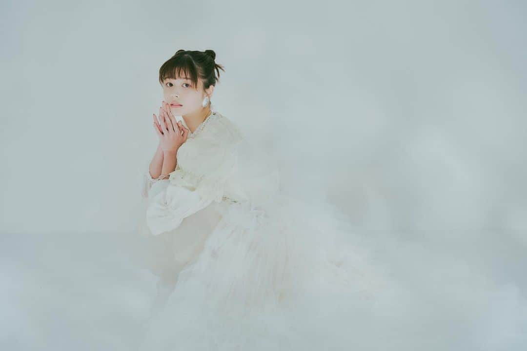 冴木柚葉さんのインスタグラム写真 - (冴木柚葉Instagram)「. 🤍🤍🤍  model: @yuzuha_saeki  hair&make: @hair_make.miki  stylist: @stylist_kana  photographer: @satoruakiba_」12月14日 20時08分 - yuzuha_saeki