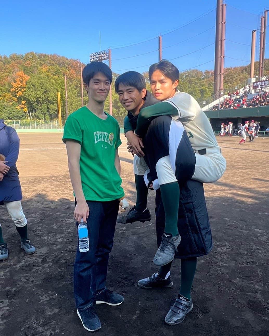 下剋上球児のインスタグラム：「⚾️  先発お疲れ様根室くんを労る 翔くんとトミー先輩の仲良しショット📸✨  #tbs #日曜劇場 #下剋上球児 #12月17日よる9時最終話放送✨」