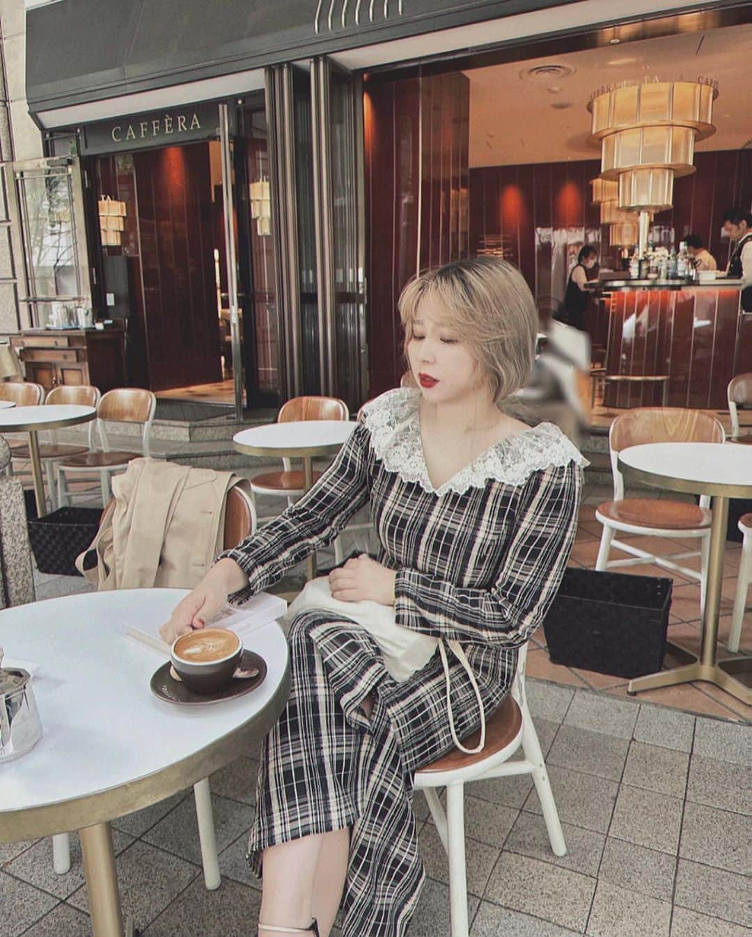 puinpiのインスタグラム：「クリスマスは…  お気に入りのチェックワンピ着る予定である🦦♥️  今年はケーキどこのにしようかなぁ♡  作らないのかって？  作らないよ♡ww  #Pui#Puishop #クリスマスデート #クリスマスコーデ #ワンピース#プイ」