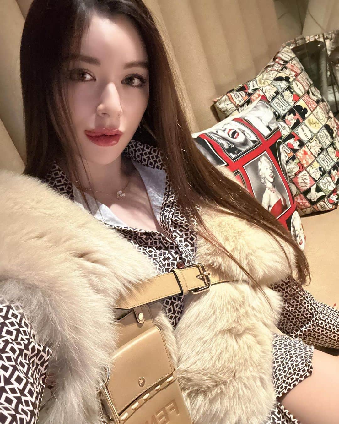 AMI（アミ）さんのインスタグラム写真 - (AMI（アミ）Instagram)「nice to be in japan ❤️  寒いのも新鮮🥰🇯🇵  #日本 #カフェ #冬コーデ #japangram #tokyogram」12月14日 20時21分 - amyypatton