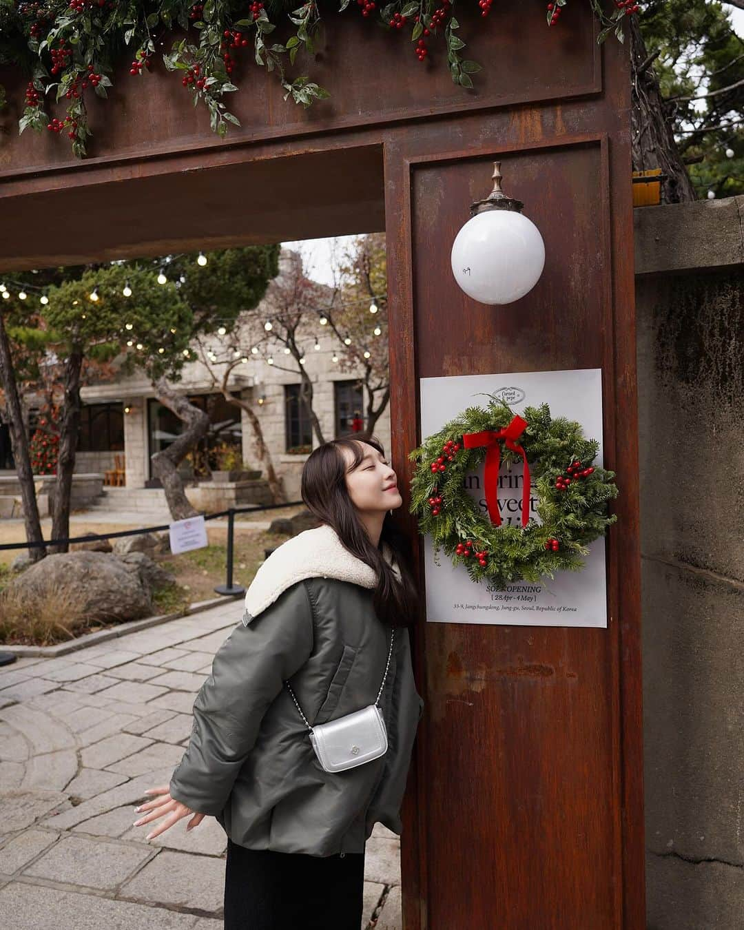 よねいはるかさんのインスタグラム写真 - (よねいはるかInstagram)「🍽️🎄❤️  ここのカフェ本当に全部美味しかったし、 かぼちゃスープが一番好きだった♡  韓国行ったら、また行きたい。  outer @clane_official  bag @shopheeari_jp   #韓国カフェ #韓国旅行 #콘드에뻬뻬」12月14日 20時33分 - rabbit____2