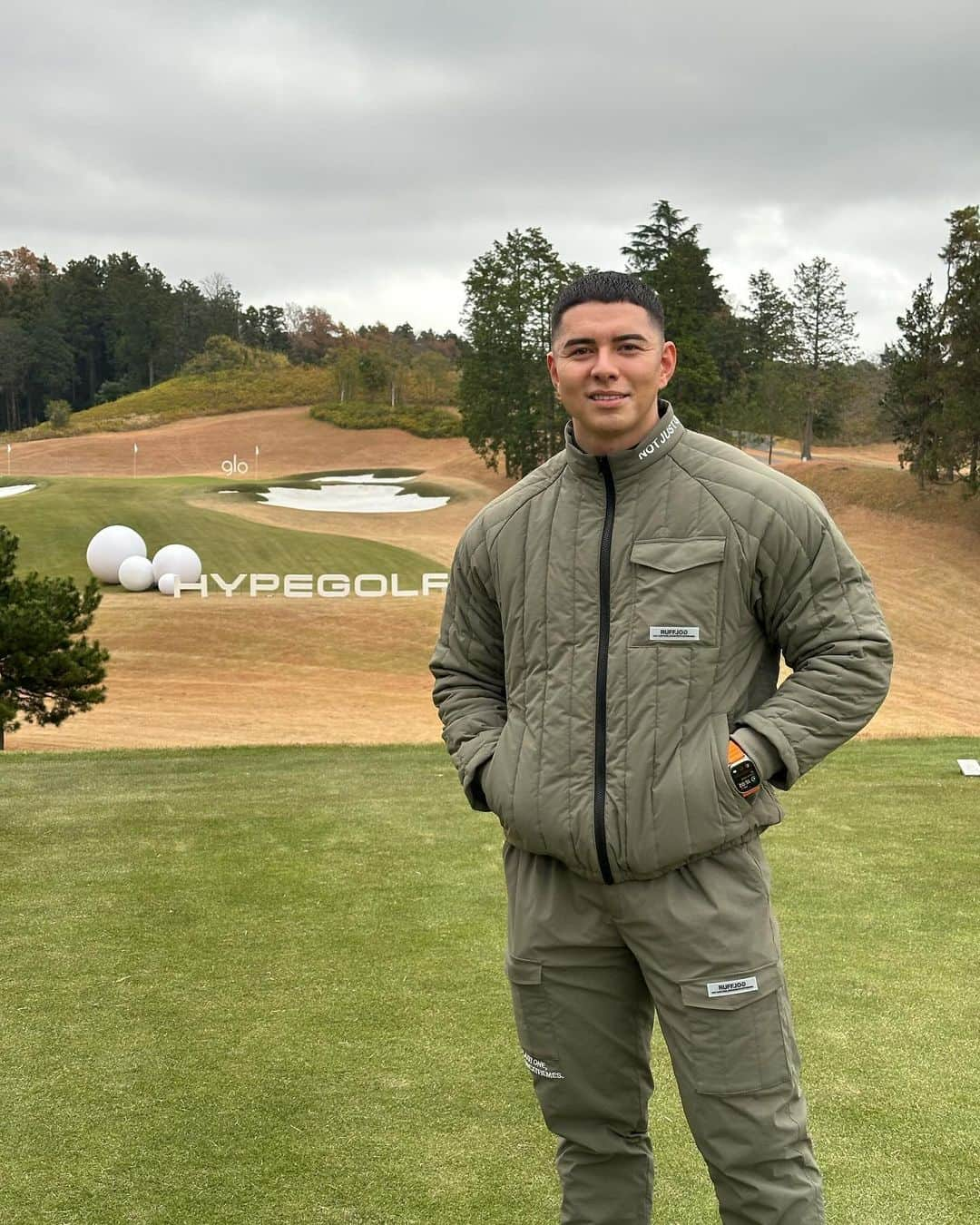 エドワード加藤のインスタグラム：「初めてのゴルフラウンド⛳️ 下手だけどめちゃくちゃ楽しかったので練習頑張ります🔥」