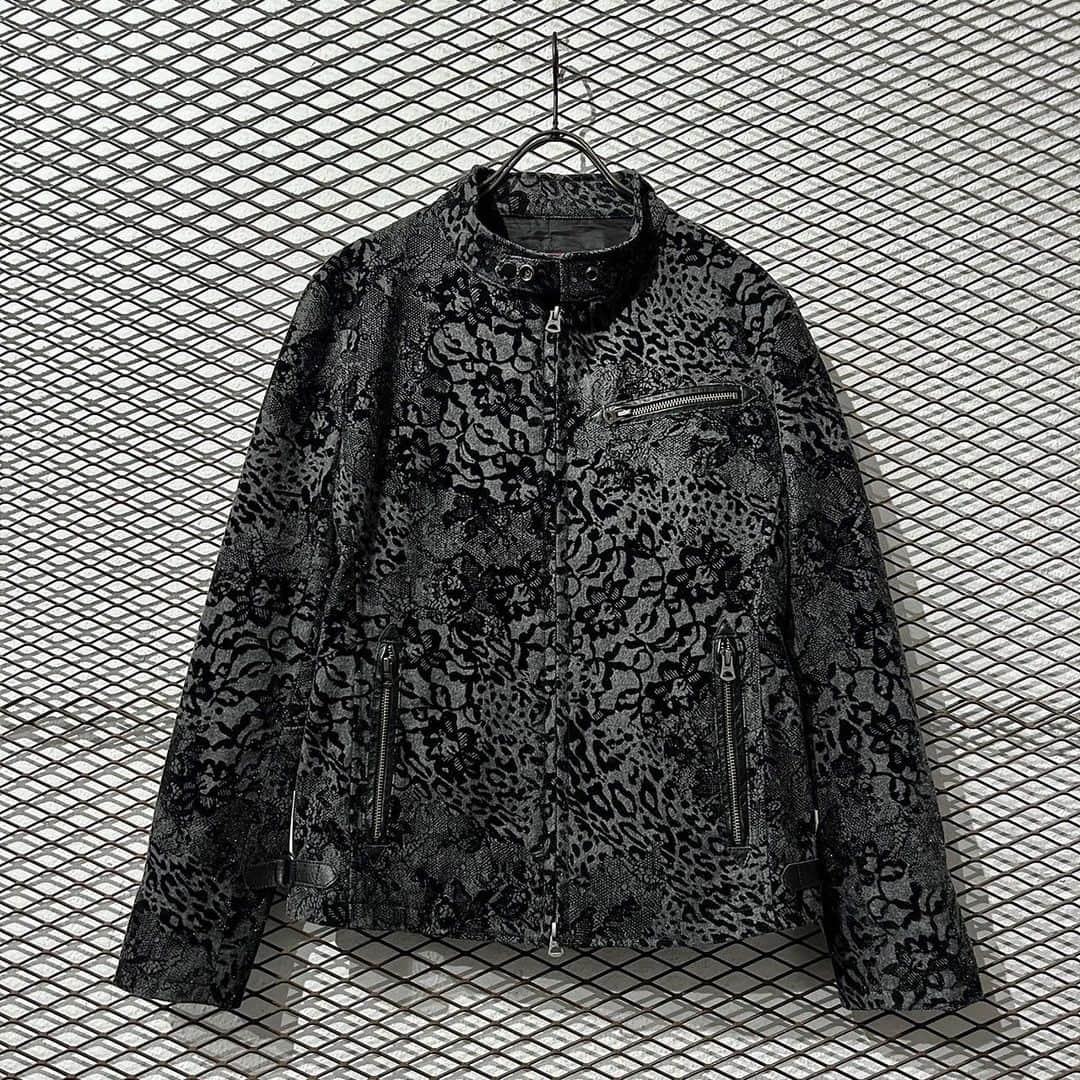 dudeのインスタグラム：「【 NEW ARRIVAL 】 ・ TORNADO MART - Python Velor Jacket ・ ・ ・ こちらの商品はdudeアカウントプロフィールのURL「dude online」より通販可能な商品となっております ・ @dude_harajuku @dude_harajuku_daily」