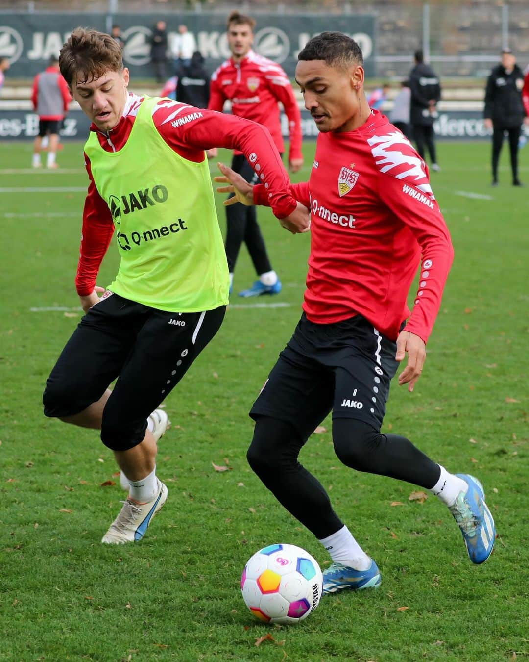 VfBシュトゥットガルトさんのインスタグラム写真 - (VfBシュトゥットガルトInstagram)「#FCBVfB vor der Brust! 💪⚪️🔴  #VfB #vfbstuttgart #vfbstuttgart1893 #auscannstatt #furchtlosundtreu #VfBInsta」12月14日 20時53分 - vfb