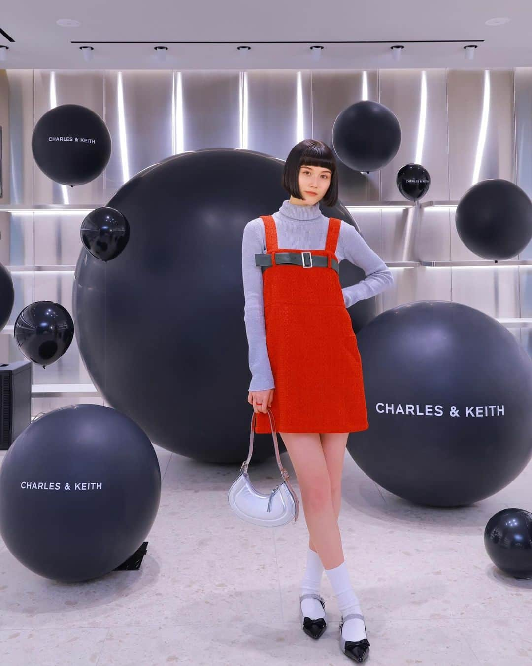 藤本林花美愛さんのインスタグラム写真 - (藤本林花美愛Instagram)「CHARLES & KEITH 表参道店 プレオープンパーティーにお邪魔しました❤️  いつも心踊るものばかりで 毎日身に付けてるくらい大好きで宝物みたいなブランド🎀  新しい店内に並ぶコレクションも本当に可愛かった！！ これからも楽しみ。  Thank you always🫶💕 @ymrainbow51 @ailline_1377   Photo: @abeasamidesu   Shoes & Bag: @charleskeith_jp @charleskeithofficial   Wearing: @jouetie_official」12月14日 20時55分 - lily_1001_official