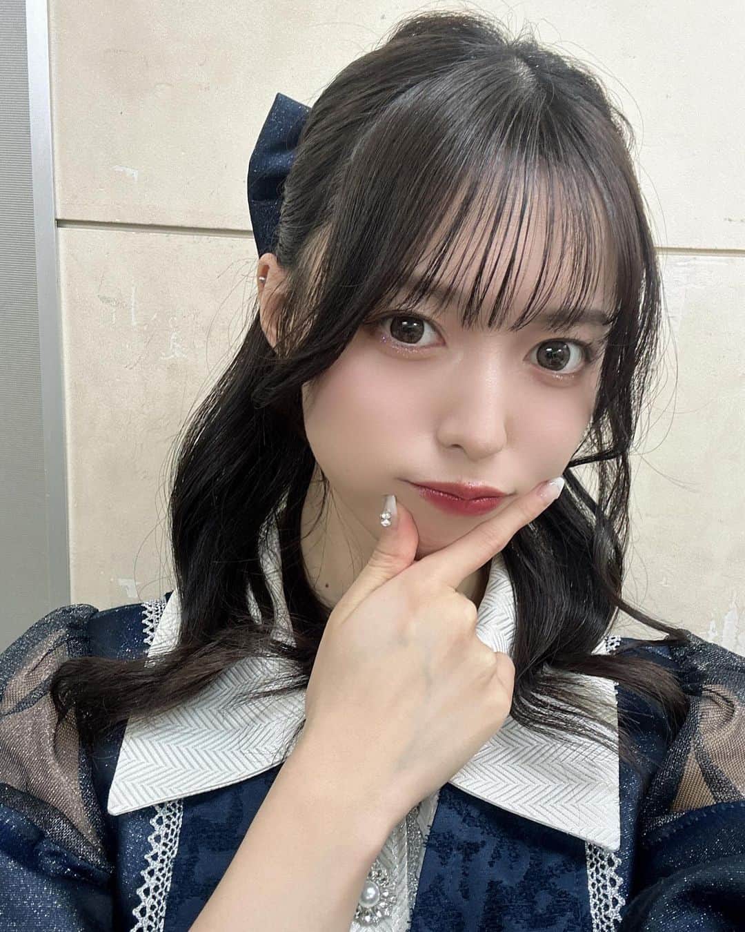 新井椎夏さんのインスタグラム写真 - (新井椎夏Instagram)「ハーフアップしたよ🪞」12月14日 21時12分 - elsy_shiina