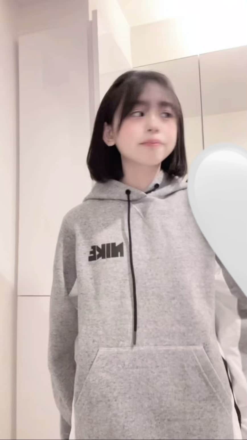 梶原叶渚のインスタグラム：「このエフェクトのメイクが盛れすぎて2人ともお気に入りです💗  せんちゃんと2人ver.はTikTokにあります✨ 頑張って踊ってくれたので見てみてください🫶🏻」